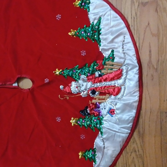 Christmas Satin Santa Sequin  48 Round Tree Skirt  New No Tag - Picture 3 of 7